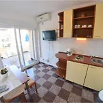 Front In With Wifi Apartment *