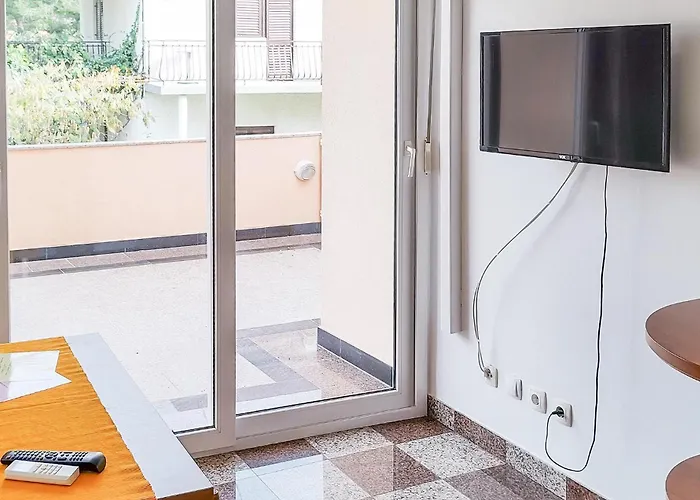 Front In With Wifi Апартаменты Турань