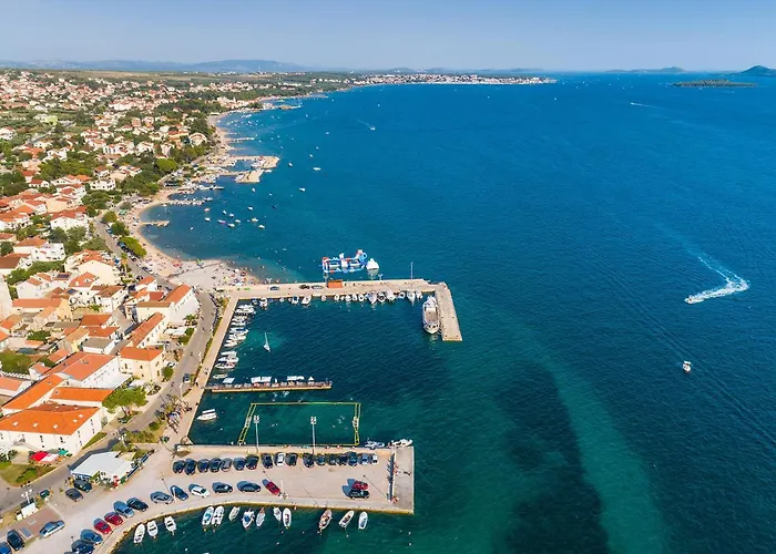 Front In With Wifi Апартаменты *